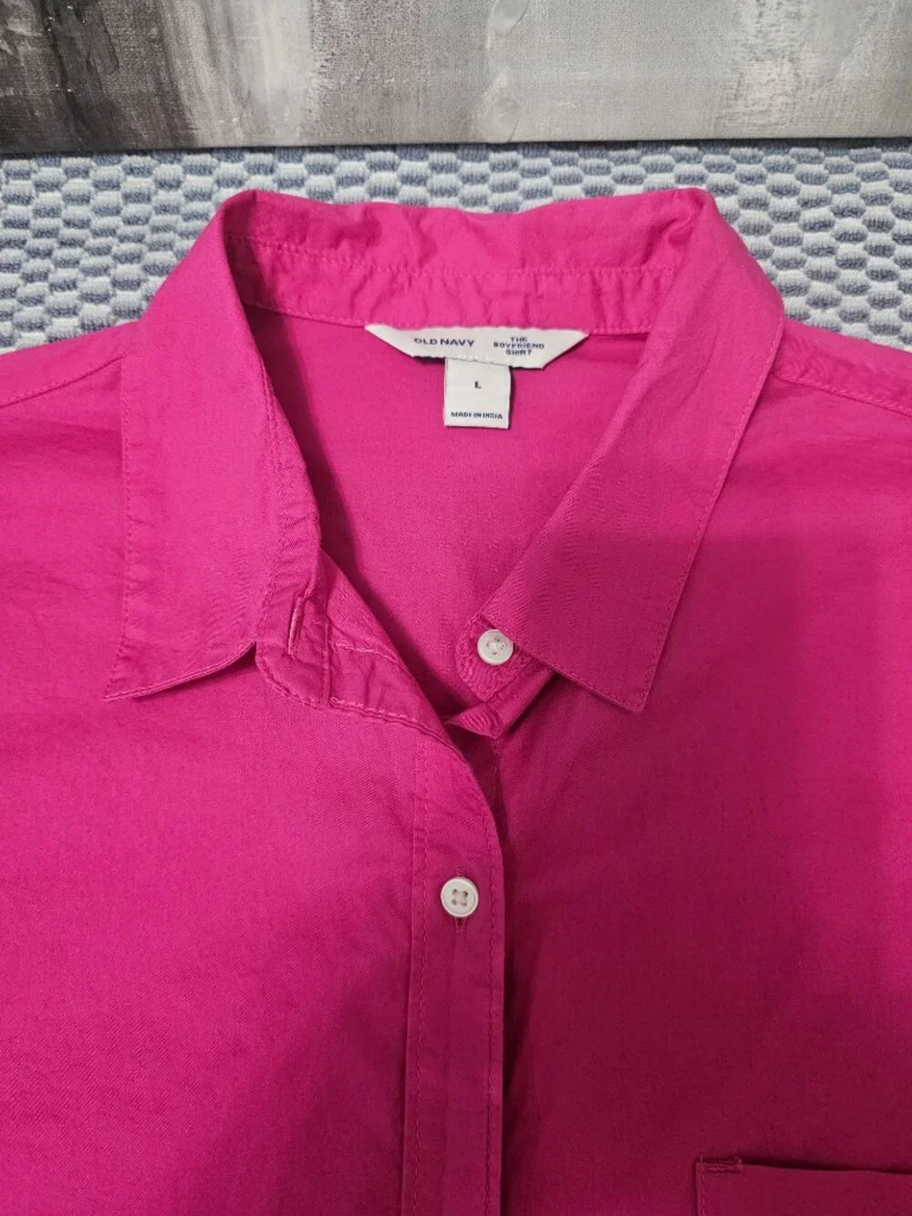 NWT Old Navy Boyfriend Shirt Women's Fuchsia Pink Button Down Long Sleeve Size L - Picture 4 of 6